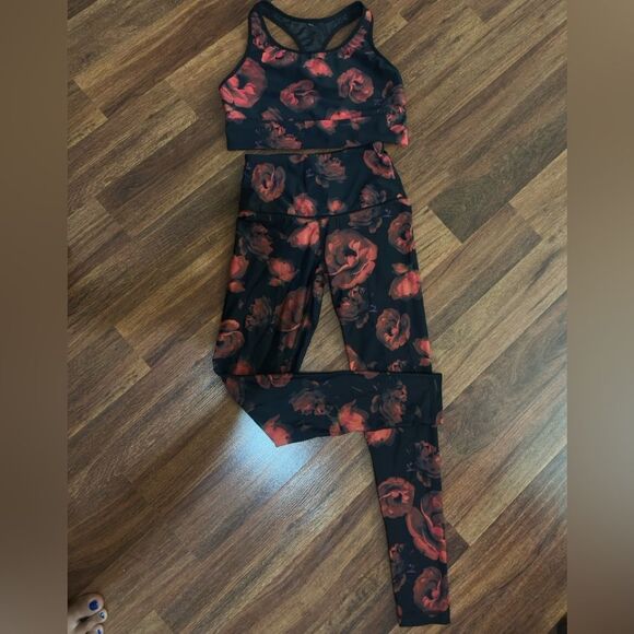 VICTORIA’S SECRET Floral Sports Bra and Leggings Set - Picture 4 of 10